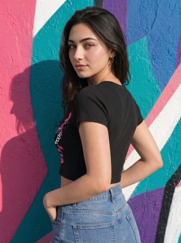 Use_0.png_as_the_identity_202606032312 Wild Girls Crop Top – Fierce Leopard Graphic Crop Tee